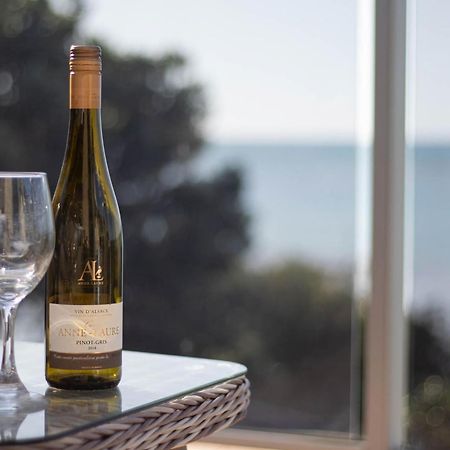Beachfront Bliss On Wanaka Terrace Villa New Plymouth Bagian luar foto