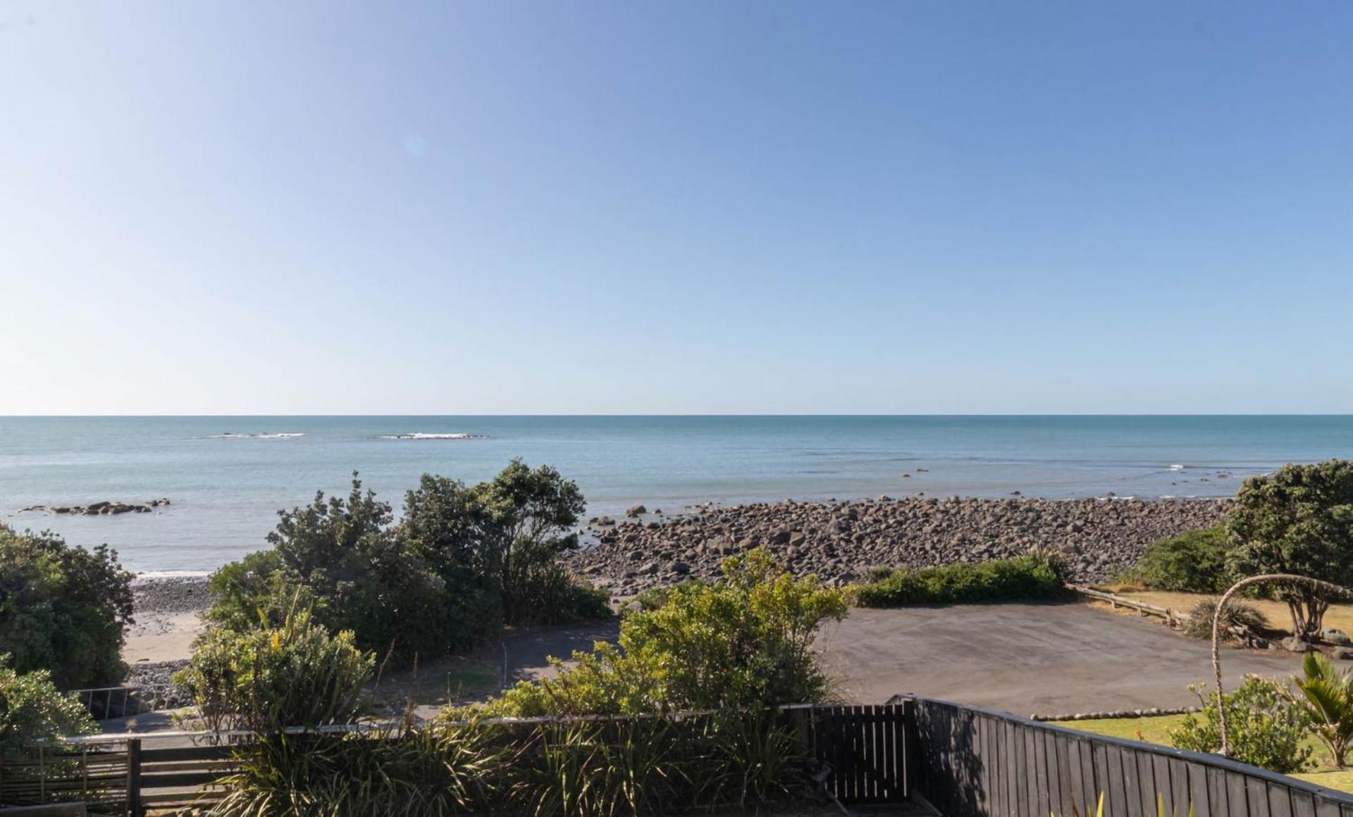 Beachfront Bliss On Wanaka Terrace Villa New Plymouth Bagian luar foto