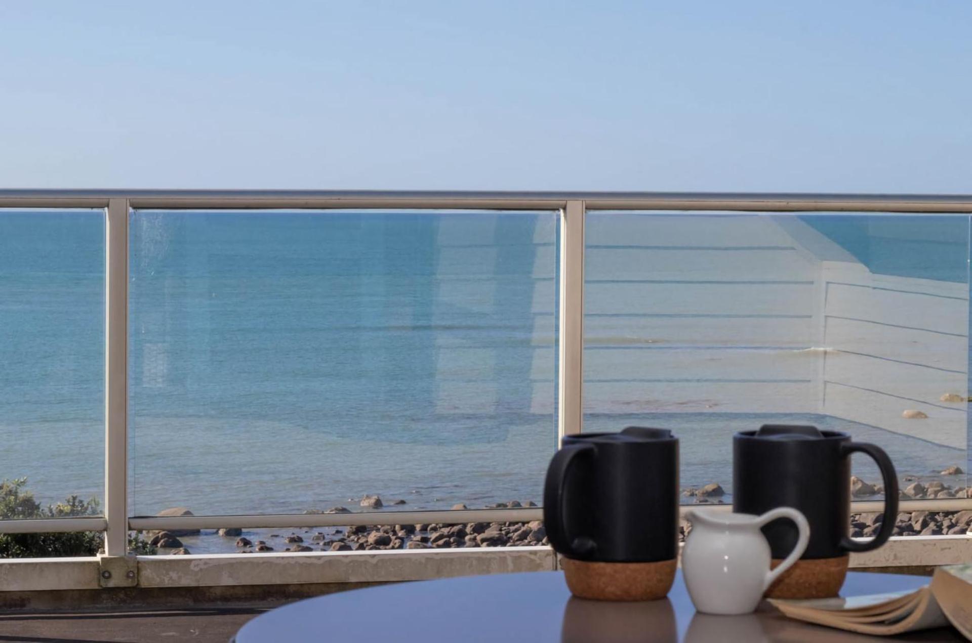 Beachfront Bliss On Wanaka Terrace Villa New Plymouth Bagian luar foto