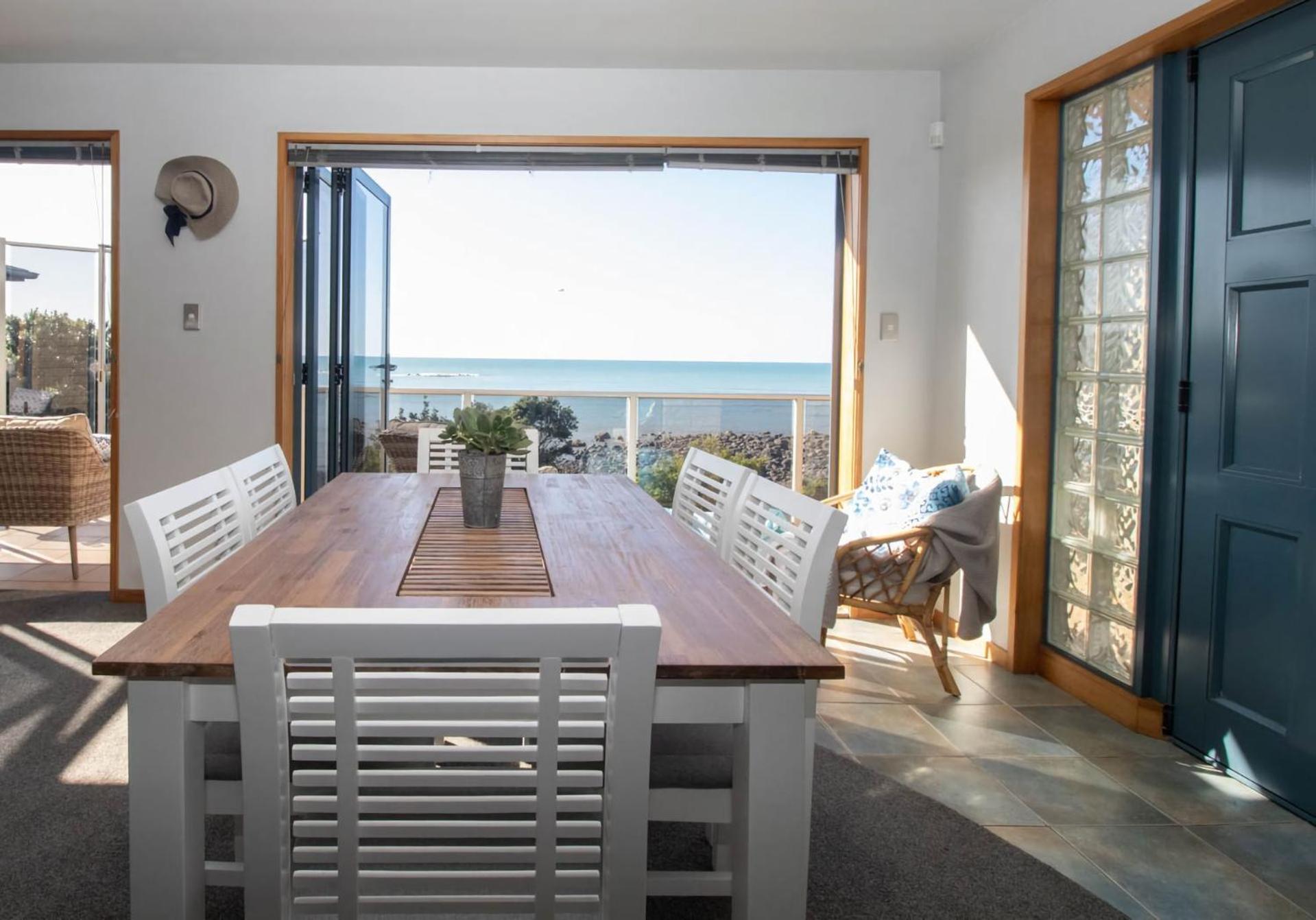 Beachfront Bliss On Wanaka Terrace Villa New Plymouth Bagian luar foto
