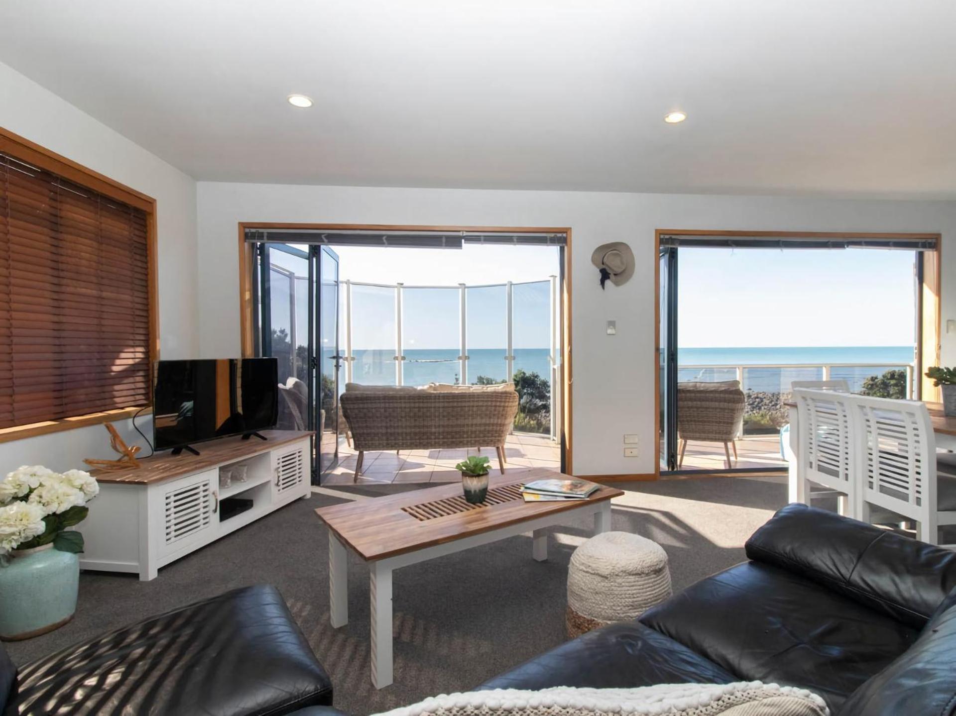 Beachfront Bliss On Wanaka Terrace Villa New Plymouth Bagian luar foto