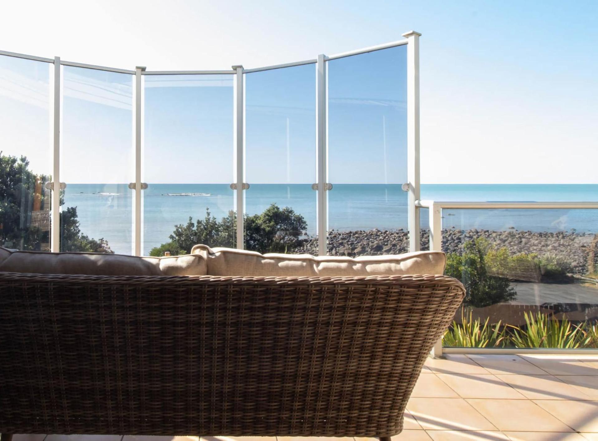 Beachfront Bliss On Wanaka Terrace Villa New Plymouth Bagian luar foto
